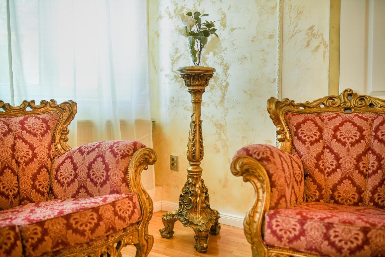 The Museum - Wonderful Super Central Apartment Bukares Bagian luar foto