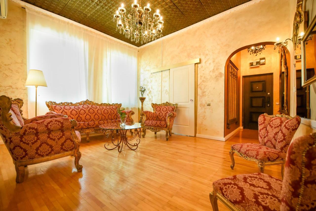 The Museum - Wonderful Super Central Apartment Bukares Bagian luar foto
