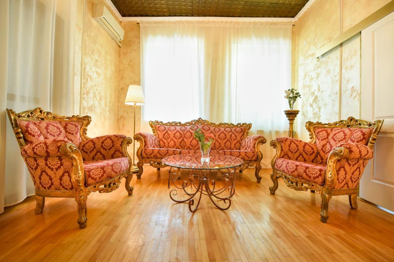 The Museum - Wonderful Super Central Apartment Bukares Bagian luar foto