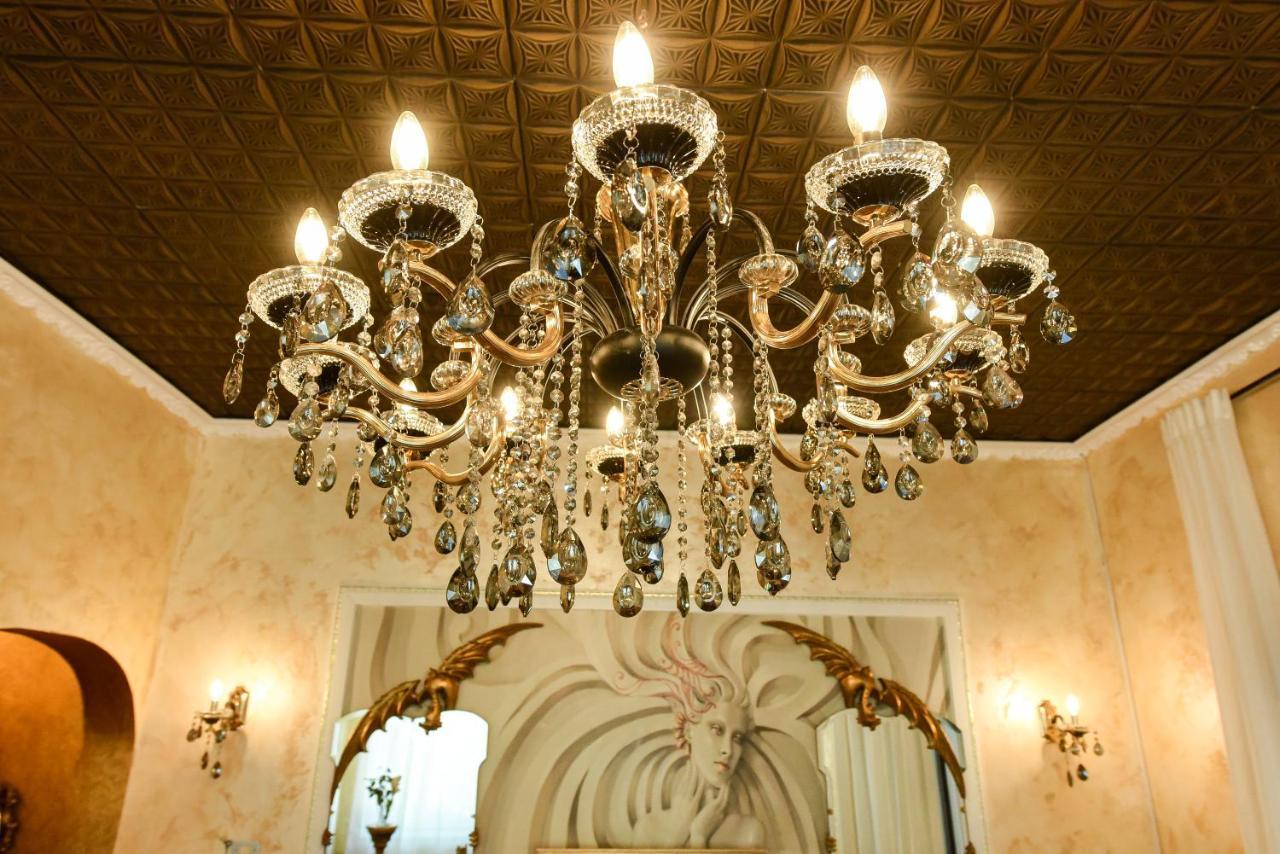 The Museum - Wonderful Super Central Apartment Bukares Bagian luar foto