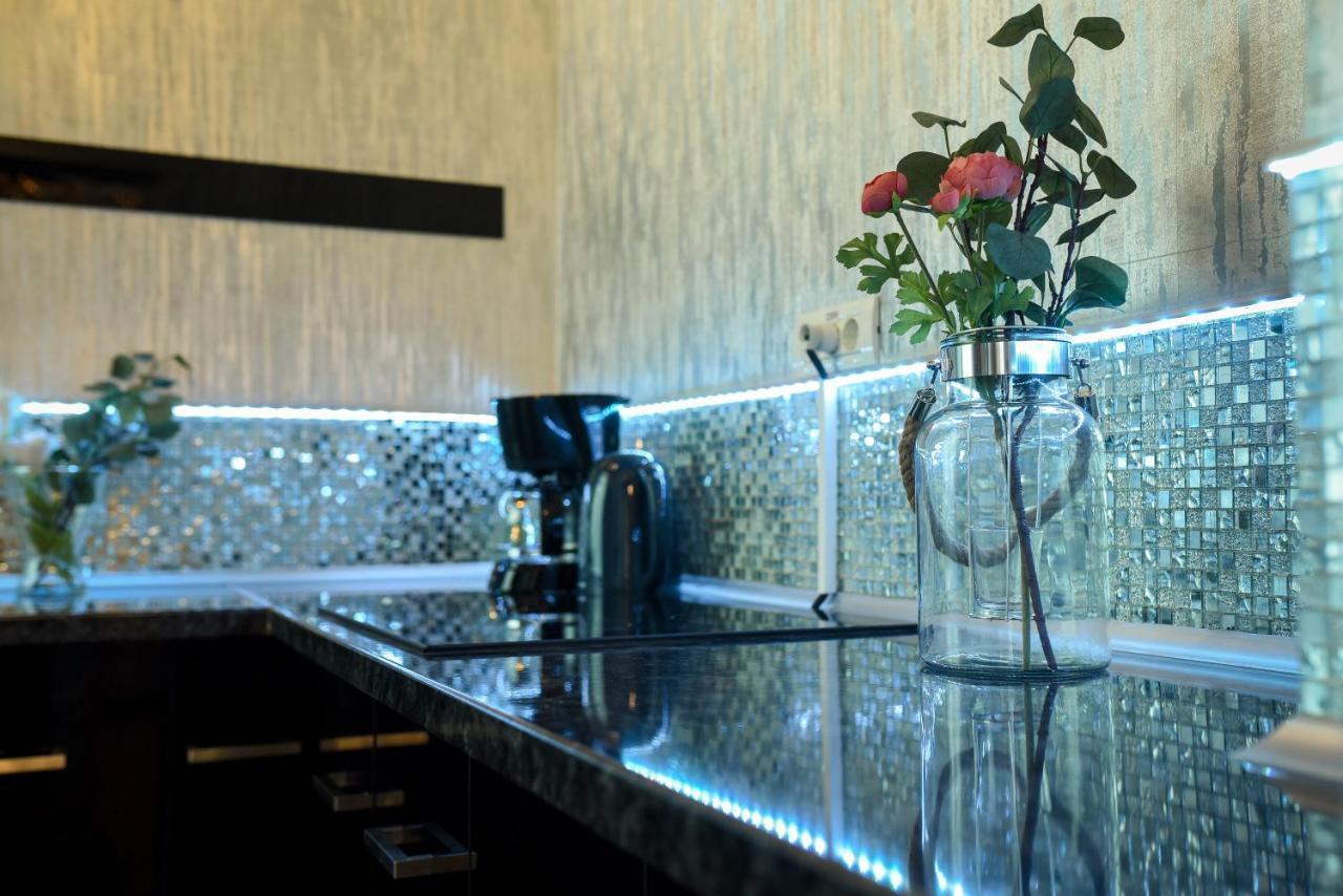 The Museum - Wonderful Super Central Apartment Bukares Bagian luar foto