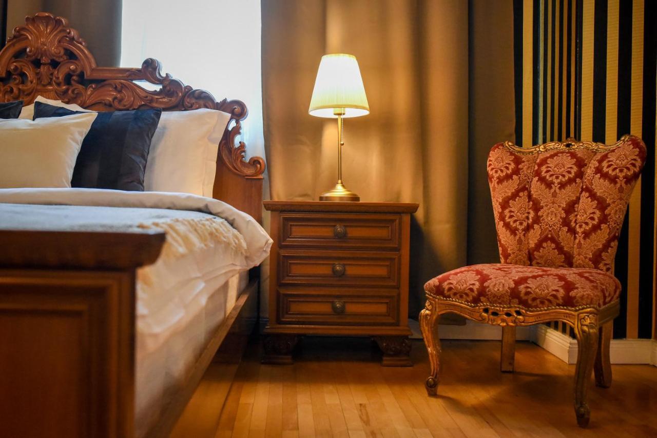 The Museum - Wonderful Super Central Apartment Bukares Bagian luar foto