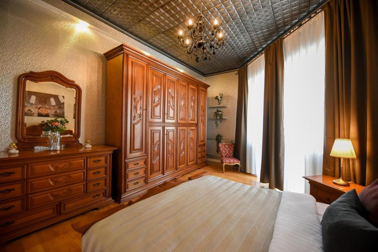 The Museum - Wonderful Super Central Apartment Bukares Bagian luar foto