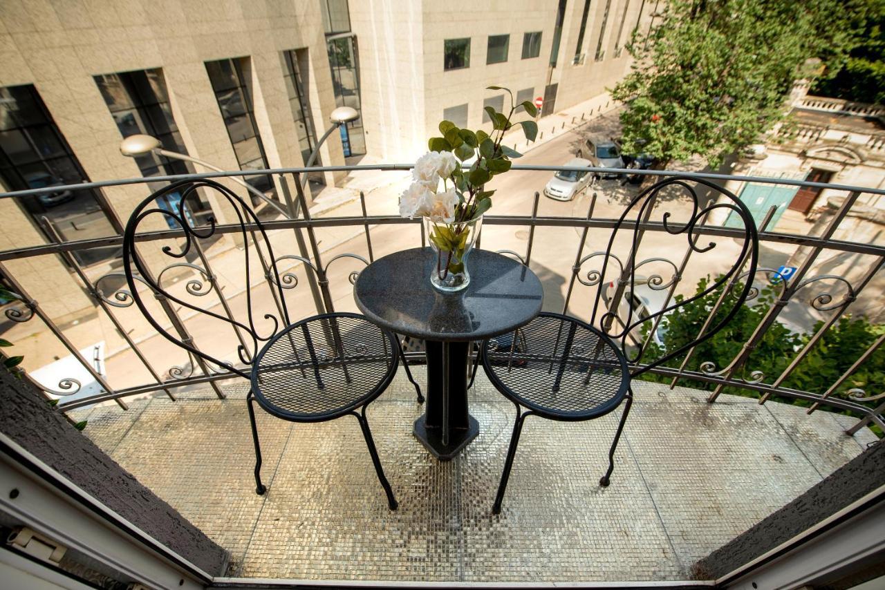 The Museum - Wonderful Super Central Apartment Bukares Bagian luar foto