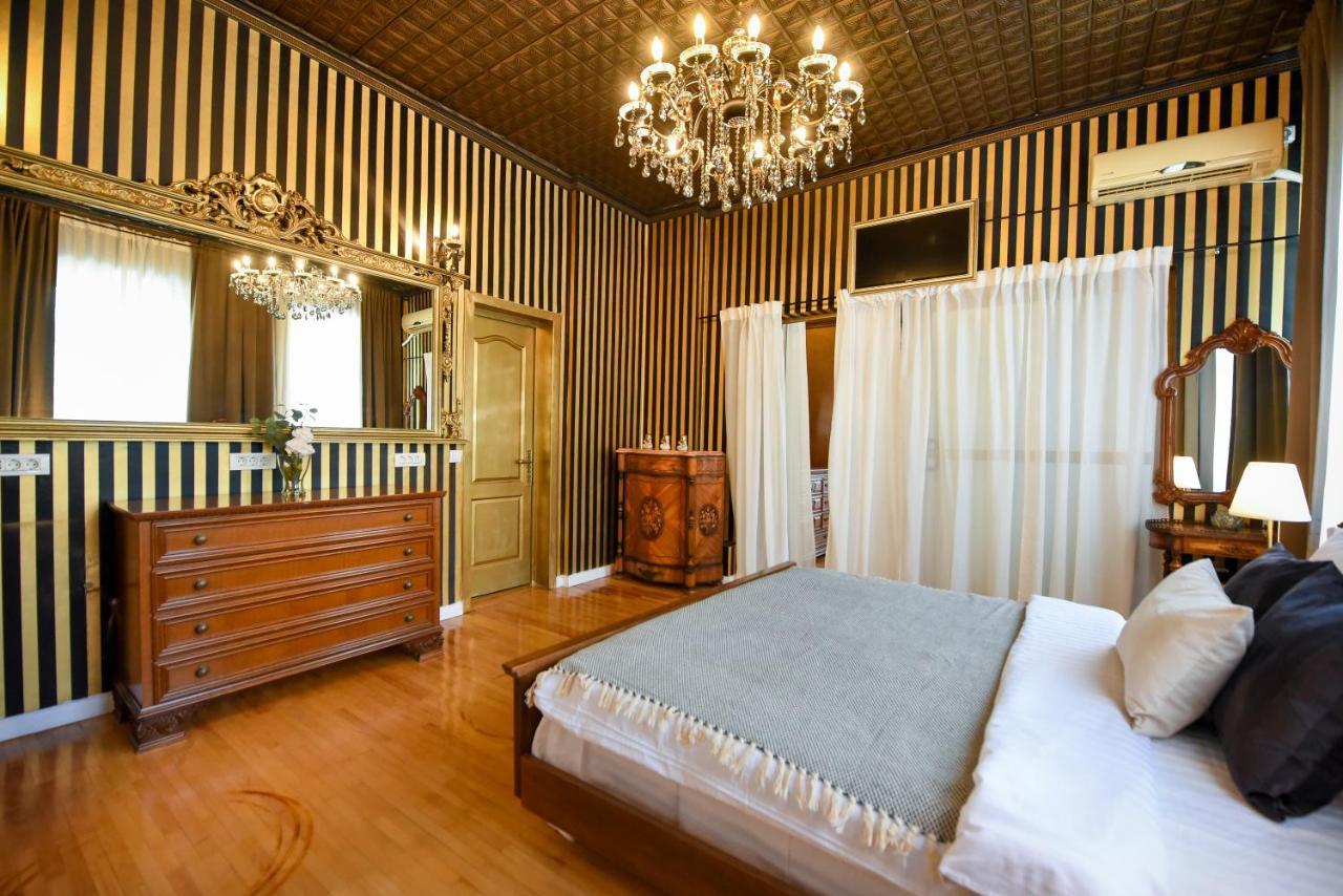 The Museum - Wonderful Super Central Apartment Bukares Bagian luar foto