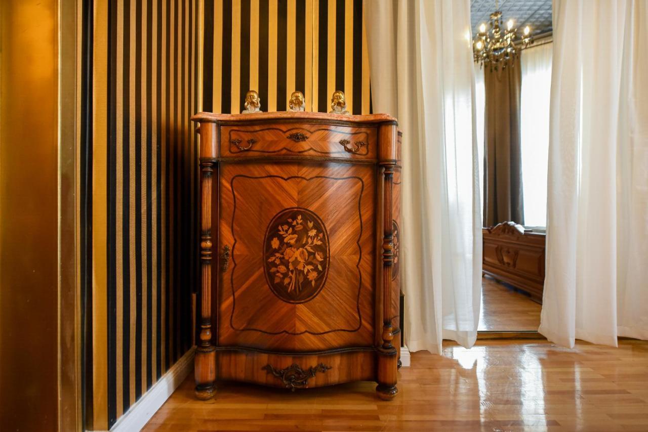 The Museum - Wonderful Super Central Apartment Bukares Bagian luar foto